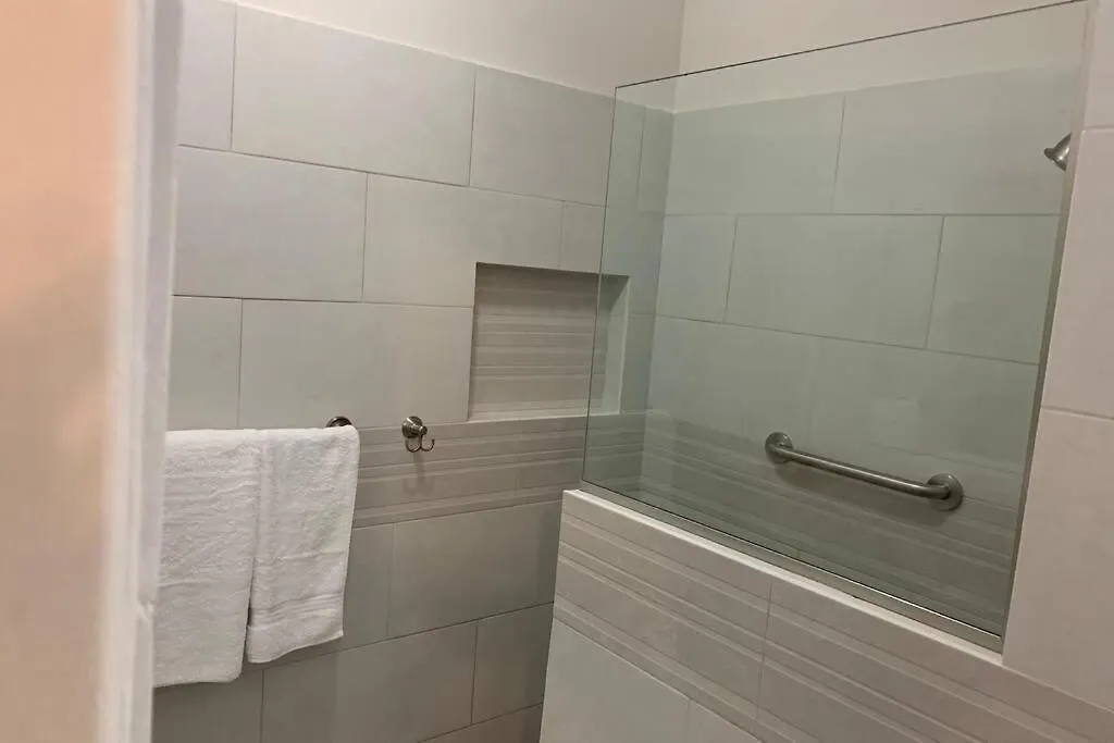 Apartment Contemporary Ocean View 2Bed Carib Ocho Rios Condo